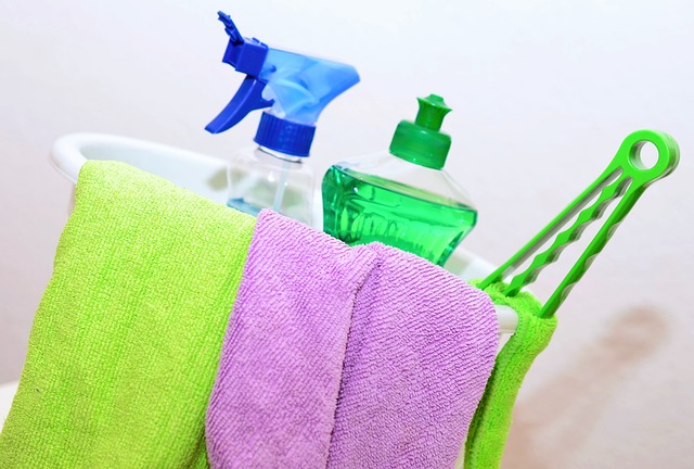 2) Efektivní čisticí prostředky pro získání lesklého a čistého povrchu trouby