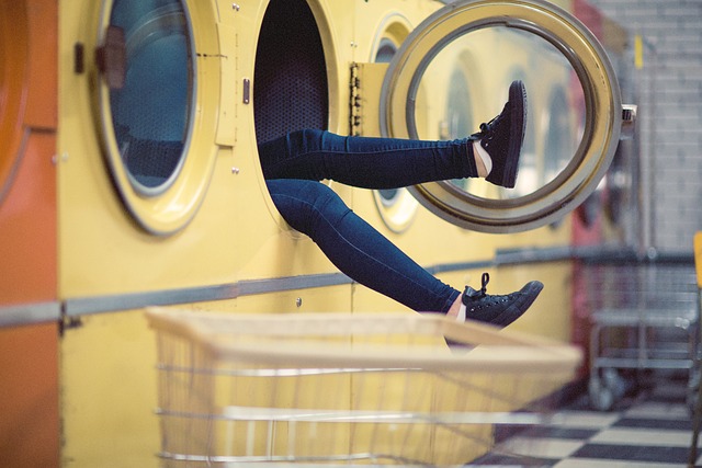 Nejčastější problémy při zaseknutí pračky při praní