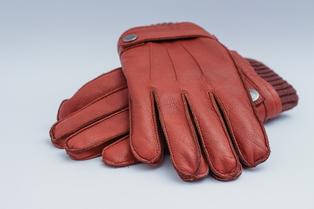 - Prodloužení životnosti kožených rukavic pomocí speciálního ošetření