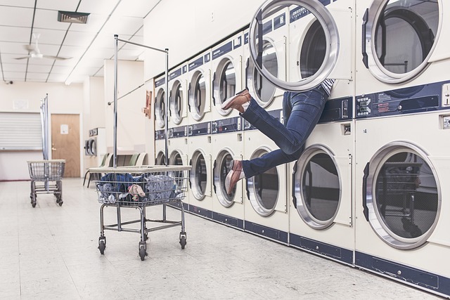 3. Snadná⁣ obsluha a‌ údržba: Získejte automatickou ⁢pračku, která usnadní ⁢vaši každodenní​ rutinu