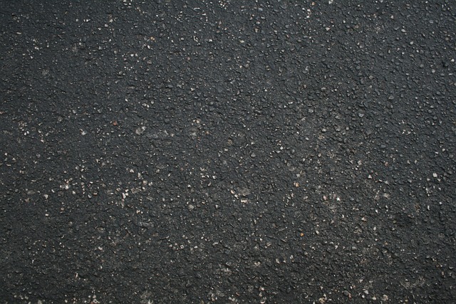 - Profesionální čisticí služby pro asfaltové povrchy