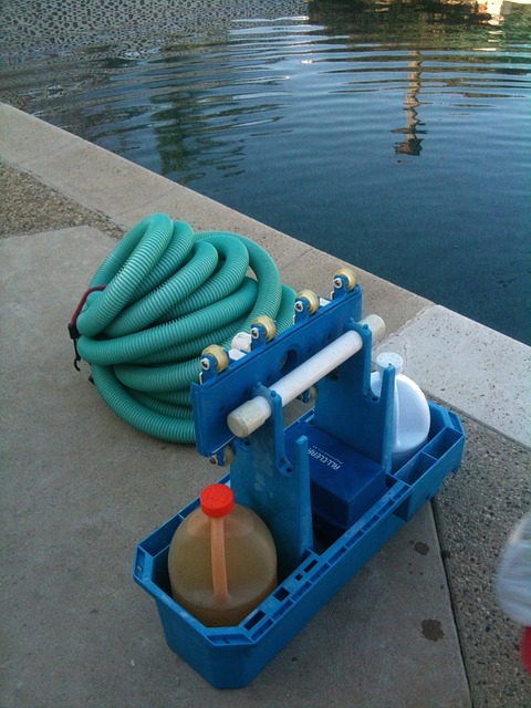 8. Speciální nástroje a pomůcky pro účinné čištění bazénu bez filtrace