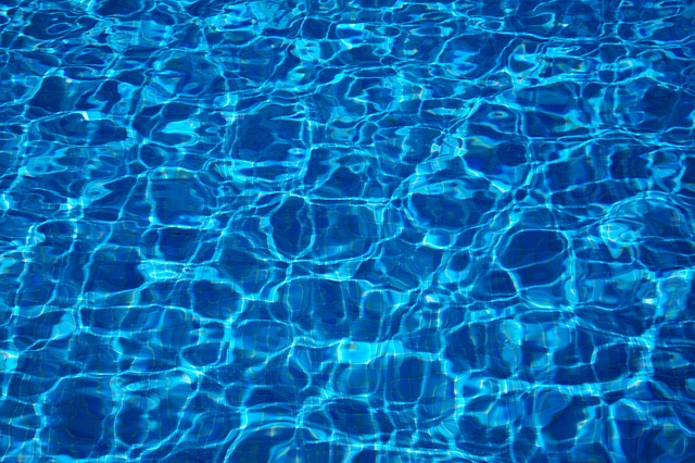 Jak vyčistit bazén od zelené vody a vrátit mu průzračnost