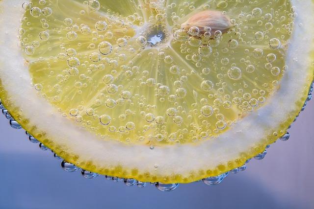 Jak vyzkoušet kyselinu citronovou⁢ pro vyčištění skvrny od borůvek