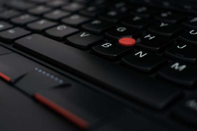 Ochrana klávesnice notebooku Lenovo ​před budoucími nečistotami