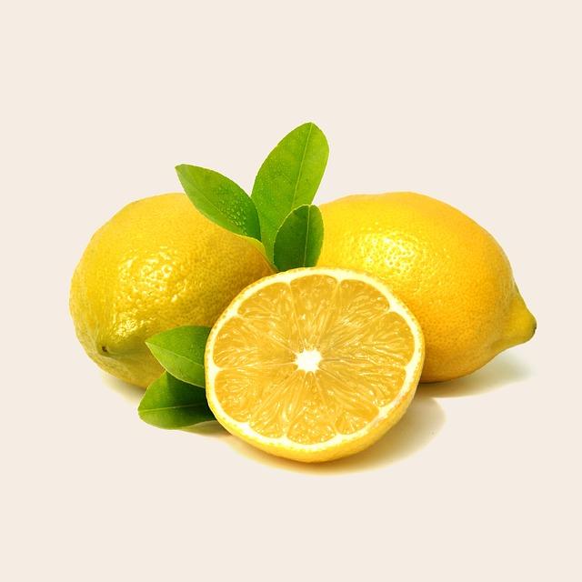 5. Zázračné triky ⁣s citrónem ​a sodou: Domácí recepty ​na dokonalý lesk vašeho stříbrného příboru