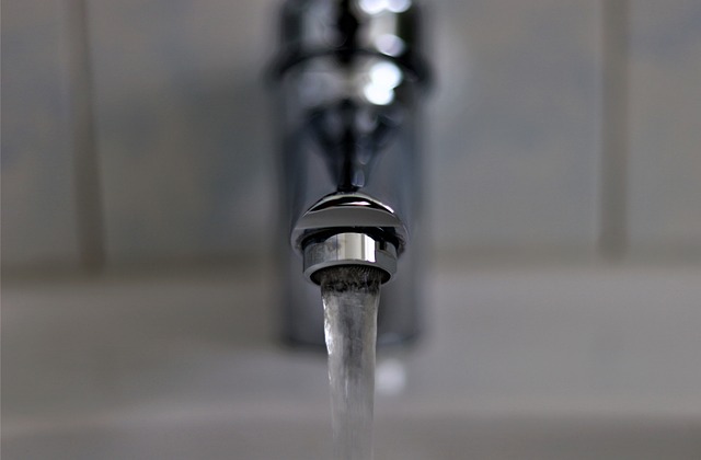 6. Testování vody po dezinfekci: Jak zajistit, že je voda vrtané studny bezpečná k pití
