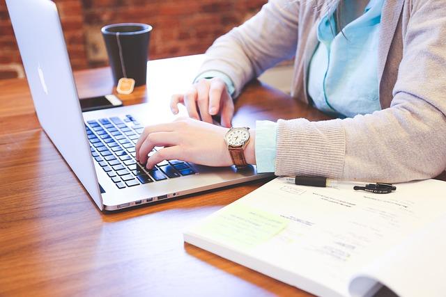2. Profesionální tipy na pravidelné udržování a čištění bot⁣ bez poškození