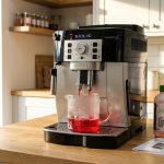 Čištění kávovaru DeLonghi Magnifica: Návod na odvápnění, čištění spařovače a trysek